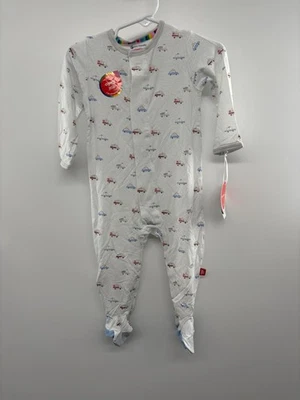 Footie dispatcher Magnetic Me Hug nuovo con etichette bambino 6-9 mesi bianco modello auto - Immagine 1 di 4