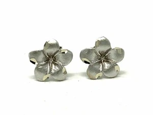 14k Yellow or White Gold Hawaiian Plumeria Flower Stud Earrings - Picture 1 of 9