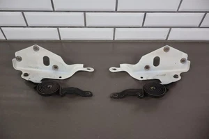 01-07 Chevy GMC Truck SUV GMT800 OEM Hood Hinges (Summit White 50U) - Picture 1 of 17