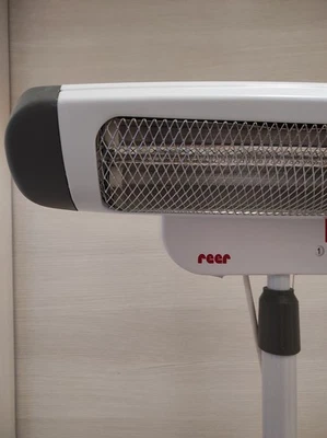 Stufetta Lampada riscaldante fasciatoio Reer Feelwell Scaldino Alogena Stufa  - Immagine 1 di 4