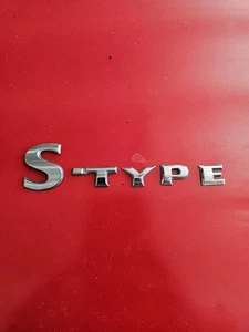 03-08 Jaguar S-Type OEM Rear Trunk Emblem Logo Badge Nameplate - Bild 1 von 1