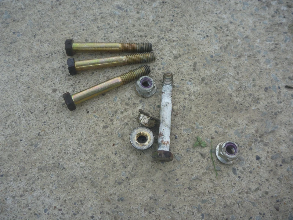 Troy-Bilt Super Bronco Transaxle Mounting Bolts w/ Nuts (4) 710-0378 - Image 1 of 1