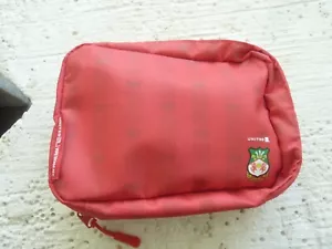 United Airlines Polaris Class Amenity Kit Wrexham AFC Bag Red - New Others - Picture 1 of 3