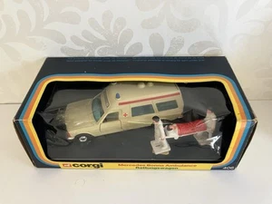 Corgi 406 Mercedes Benz Bonna Ambulance Krankenwagen Rettungwagen - Picture 1 of 18