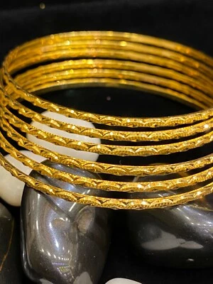 Brazalete sin cordones Dubai vintage hecho a mano en oro amarillo de 22K estampado 916 Foto 1 de 4