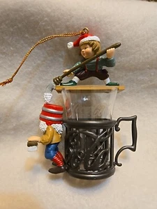 COCA-COLA BOTTLING WORKS COLLECTION 1997 CHRISTMAS ORNAMENT ELF mit BRUNNENGLAS - Bild 1 von 17