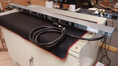 Tecnología de servidor CAN/CSA-C22.2 Nº 609950-1-07 240 VAC 50/60Hz NA-PDU-001 Foto 1 de 4