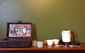 Vintage Nesco "Home 'n Away" Coffee Travel 12 Piece Set W/ 4 Cup Dual Volt Perk - Picture 1 of 11