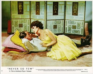 Never So Few original 8x10 lobby card Frank Sinatra Gina Lollobrigida lie on rug