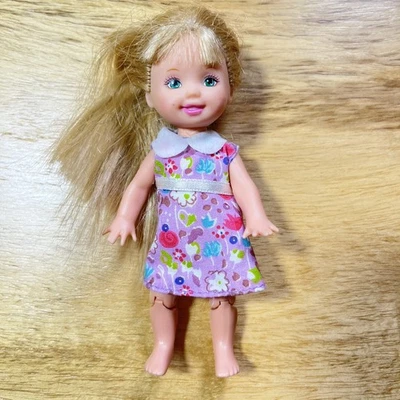 2000 Mattel Kelly Club Posable Legs Barbie Blonde Bangs Green Eyes Child Toddler - Image 1 of 4