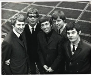 THE ROCKIN' BERRIES - Birmingham, U.K. Rock swingin' 1960s vintage photo - Picture 1 of 2