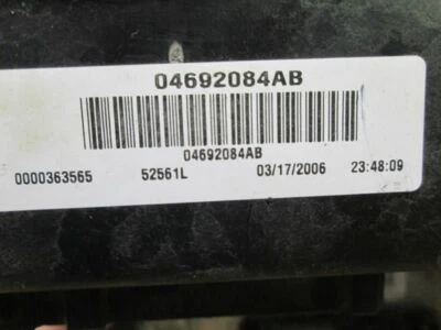 Jeep Grand Cherokee 2006 fabricante de equipos originales Mopar Tipm caja de fusibles 6,1 L 5HT59SZ0AC 75311 Foto 1 de 4