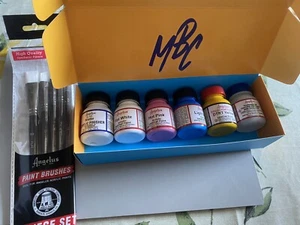 Angelus Acrylic Leather Paint Shoes Bags Jackets 1oz/4oz, Brushes And 6 Paints - Picture 1 of 4