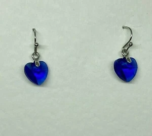 PEQUEÑOS PENDIENTES DE GOTA DE CORAZÓN FACETADOS VIDRIO AZUL PROFUNDO ACCESORIOS PLATEADOS - Imagen 1 de 6