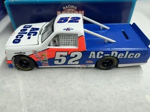 NASCAR Ken Schrader #52 AC Delco 1995 Chevrolet Race Truck 1:24 Action Platinum - Picture 1 of 2