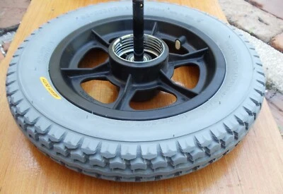 Silla de ruedas Freedom Designs modelo PRO CG - 12 1/2 x 2 1/4 rueda trasera  Foto 1 de 4