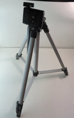 Samsonite 1100 Photo / Video Tripod  20 1/2 X 45 - Image 1 of 4