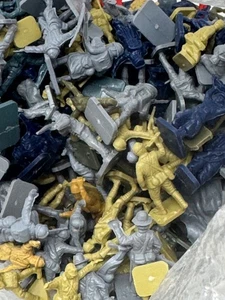 H0 Minitanks Riesiges Soldaten Figuren Konvolut - bunt gemischt - H0 HO 1:87 - Bild 1 von 4