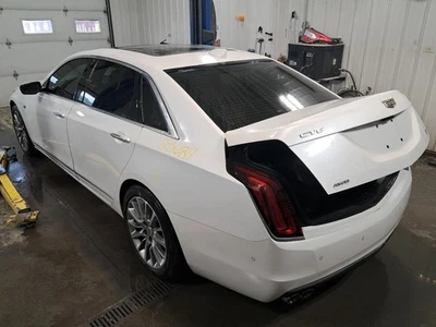 Tapa de cubierta usada se adapta a: Cadillac Ct6 2017 sin alerón grado A Foto 1 de 4