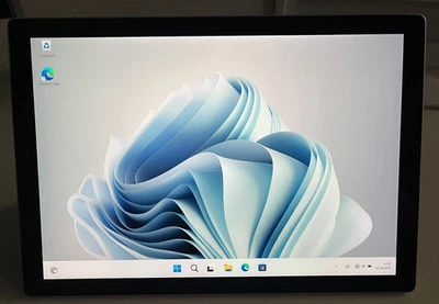 ### Microsoft Surface Pro 5, 4GB RAM, 128GB SSD ### - Bild 1 von 4