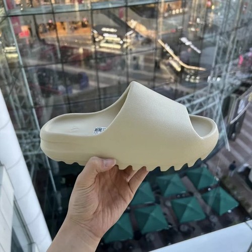 Yeezy Slides 'Bone' TAGLIA 4 11 SPEDIZIONE GRATUITA VELOCE