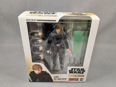 MAFEX No.227 MAFEX LUKE SKYWALKER (TM) (THE MANDALORIAN Ver.) Brinquedo Medicom NOVO - Imagem 1 de 4