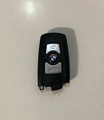 BMW 320i Key Fob - Image 1 of 2