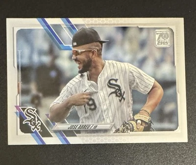 Jose Abreu 2021 Topps Photo Variation SP #331 - Chicago White Sox - Image 1 of 2