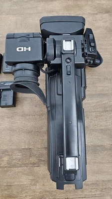 Sony HXR-MC2000 - Image 1 of 4