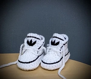 Crochet baby shoes Handmade crochet wool baby booties sneakers slippers trainers - Picture 1 of 2