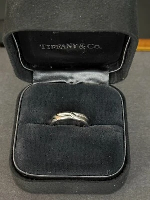 Tiffany&Co. Anillo rompecabezas de oro blanco de 18k talla 4,75 de Estados Unidos Foto 1 de 4