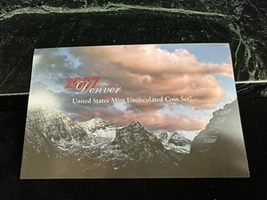 2007 US Mint Uncirculated Coin Set - Denver Mint - 14 Coin Set - Picture 1 of 4