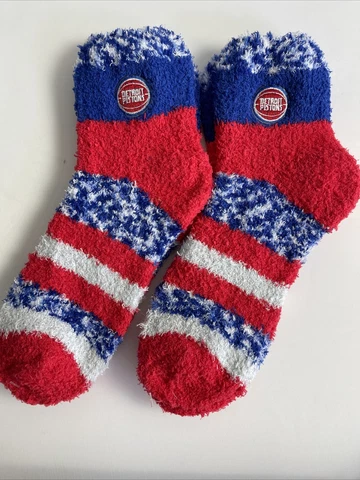 2 PAIR SET! Detroit Pistons FBF Women’s Cozy Fuzzy Sleep Socks. OSFM (B1) Cover