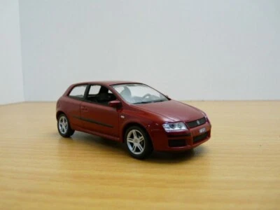 FIAT STILO rouge Scylia 1/43 - Photo 1/4