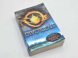 Divergent - Paperback By Veronica Roth - GOOD - Picture 1 of 3