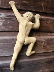 Naked Climbing Man placa de pared de piedra diseño original Rock Climber 30cm / 11.5 "H - Imagen 1 de 4