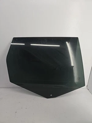 Puerta trasera izquierda del lado del conductor Volvo XC60 2010-2017 vidrio tintado OEM AK241038 Foto 1 de 4