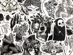 50 pegatinas geniales en blanco y negro gótico para computadora portátil calavera oscura calcomanías para tatuajes - Imagen 1 de 6