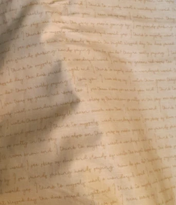 tela para acolchado, ropa, escritura amarilla/fondo amarillo 44"" ancho algodón Foto 1 de 3