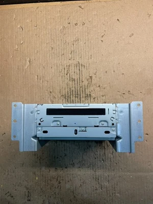 2009 2010 2011 Jaguar XF Radio Receiver CD Player u9067 DG - Image 1 of 4