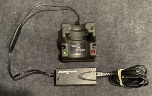 Caricabatteria e alimentatore Surefire serie C900! ~ Funziona benissimo! Spedizione veloce! - Foto 1 di 4