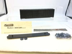 Roundhouse 38001 HO Gauge Modern Box Car Kit - Picture 1 of 2
