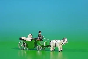 Gespannfahrzeuge Miniatur-Gespann Brautkutsche Open IN Green Length Ca 4 5/16in - Picture 1 of 1