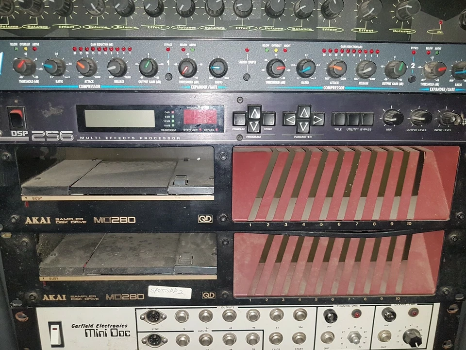 AKAI MD 280 SAMPLE DISK DRIVE - Bild 1 von 1