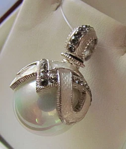 SALE ! GORGEOUS MADE OF RUSSIAN STERLING SILVER925 WITH PEARL EGG PENDANT - Picture 1 of 4