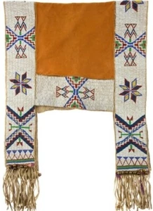 Manta de silla americana antigua piel de búfalo sioux cuentas 65 x 38 pulgadas NSB105 - Imagen 1 de 2