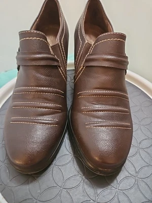 Naturalizer 女式短靴棕色皮革 7 F46 码 — 第 1/4 张图片