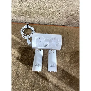 White Dual Charging Station & 2x-Battery Packs For Nintendo Wii Remote Controls - Picture 1 of 6