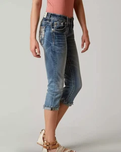 Miss Me Mid Rise Capri Medium Wash Blue Denim Jeans Sequin Embroidered Womens 29 - Picture 1 of 20