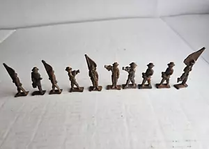Lotto 10 Soldatini Giocattolo Piombo Militare Vintage Marching Band con Batteria, Bandiere Chitarra - Foto 1 di 8